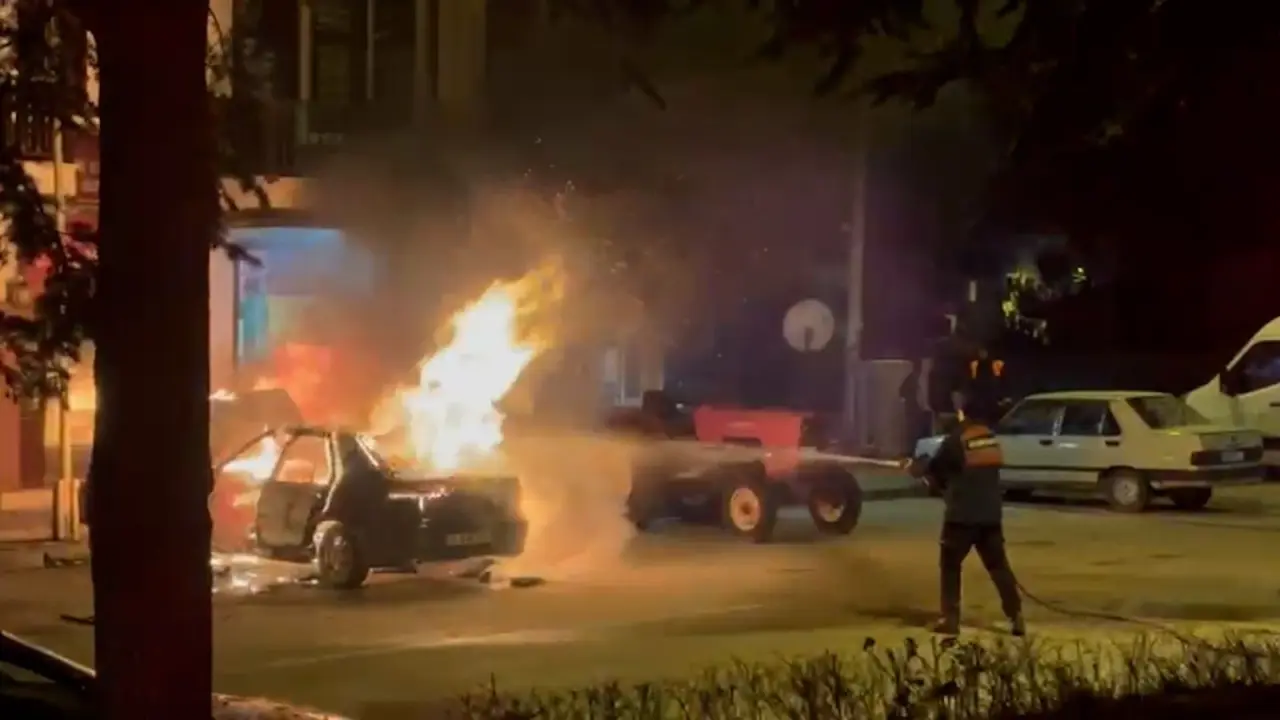 Park ettikten dakikalar sonra alev aldı! Bolu’da şok yangın 4