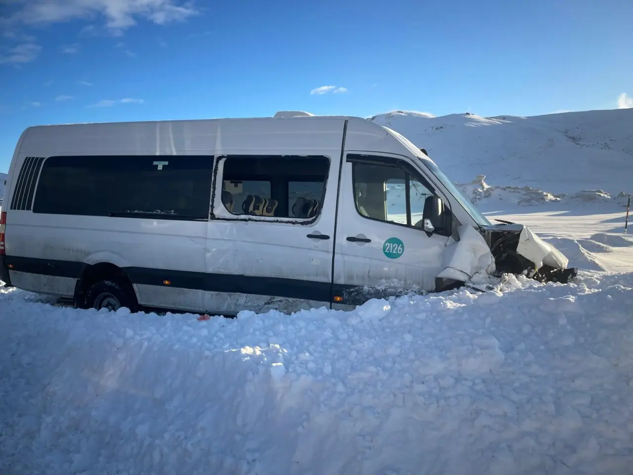 Kayseri’de taksi ile minibüs kafa kafaya çarpıştı: 16 yaralı! 3