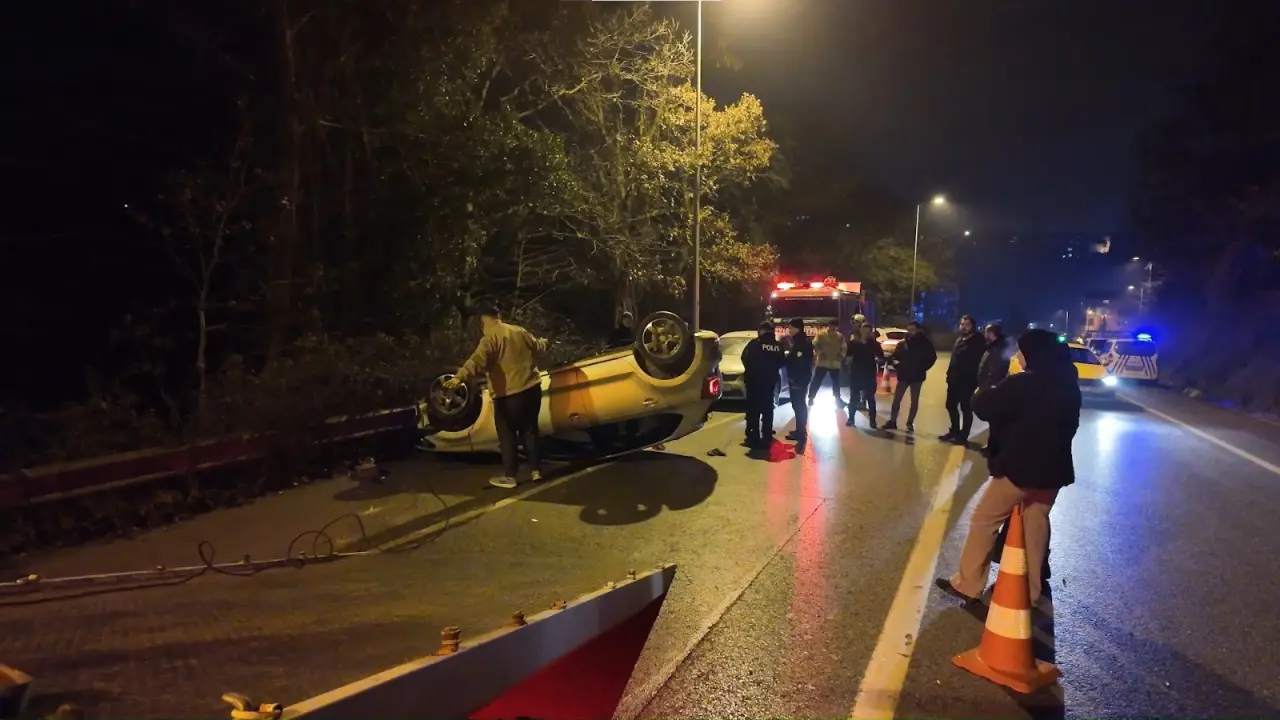 Beykoz'da korkunç kaza! Araç ters döndü, 2 yaralı 2