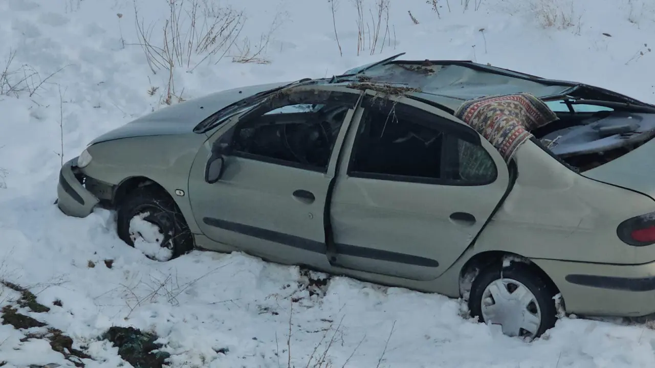 Bitlis’te feci kaza! Araç takla attı, 5 kişi yaralandı 2