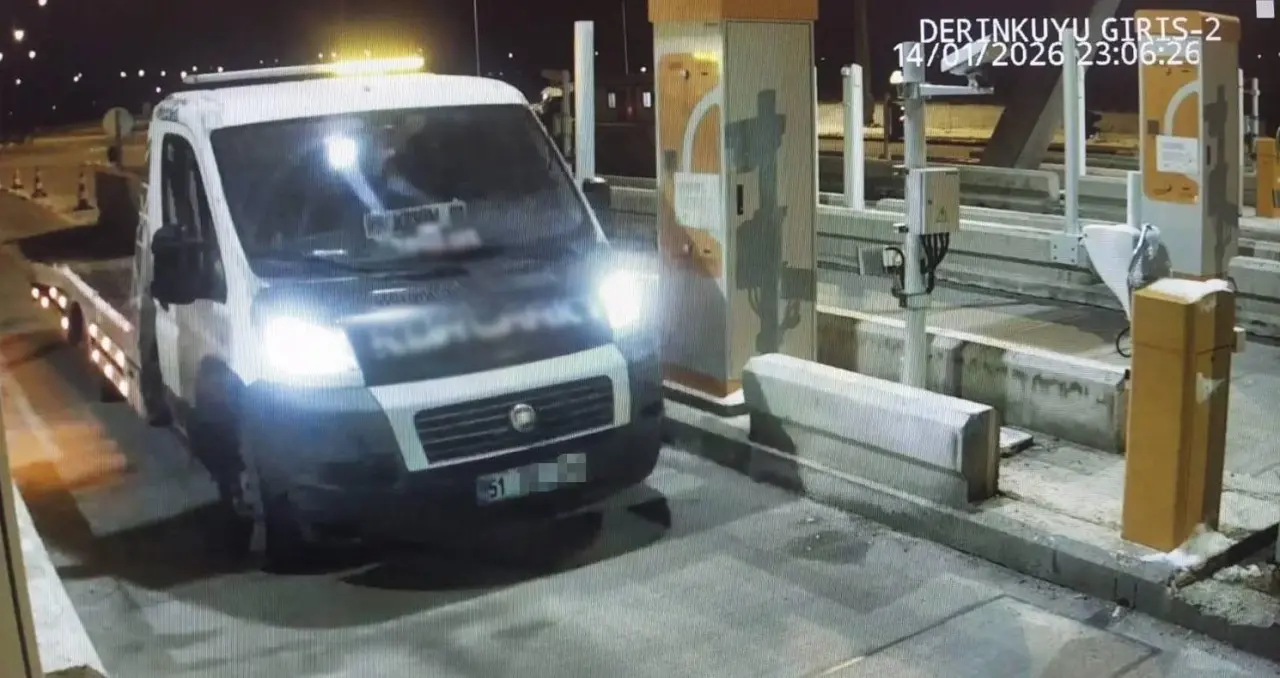 Ankara otoyolunda tehlikeli sürüş! Geri geri gitti, kameralara böyle yakalandı 2