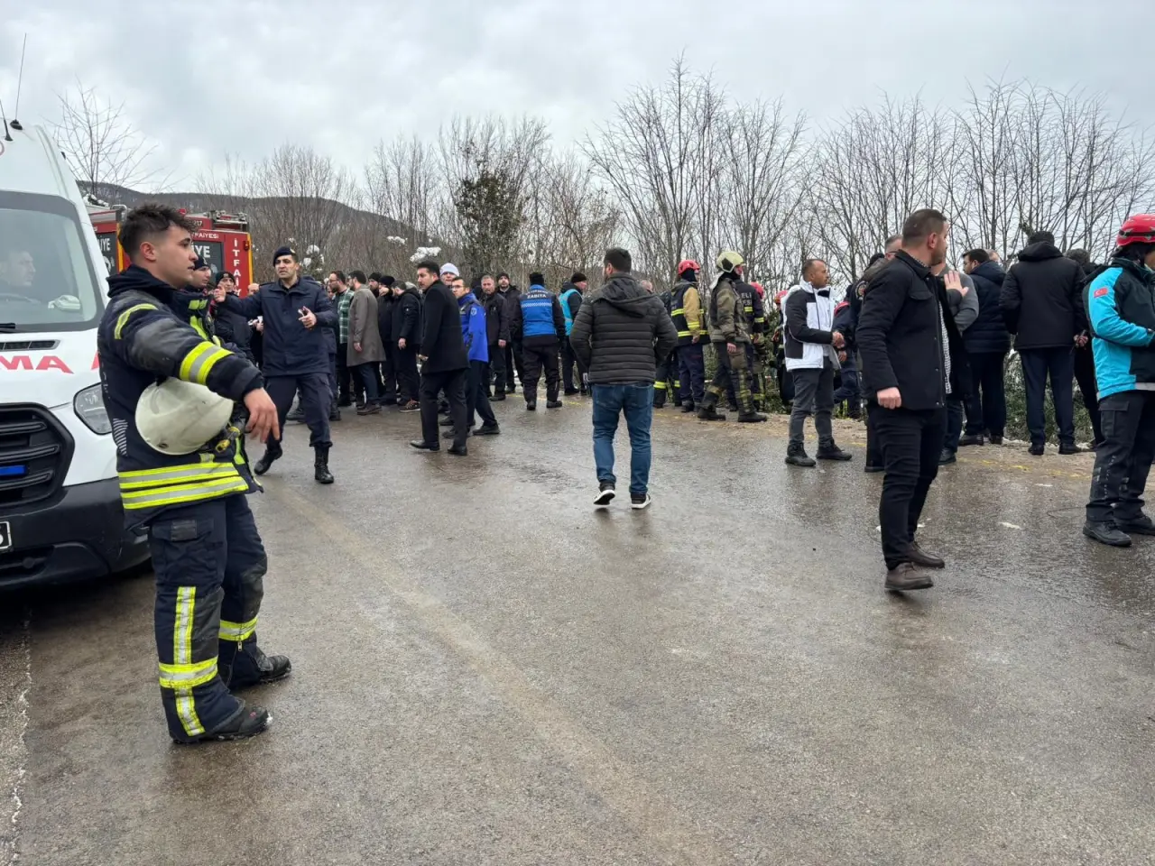 Sisli vadide facia! Kartepe'de yolcu dolu otobüs uçuruma yuvarlandı 3