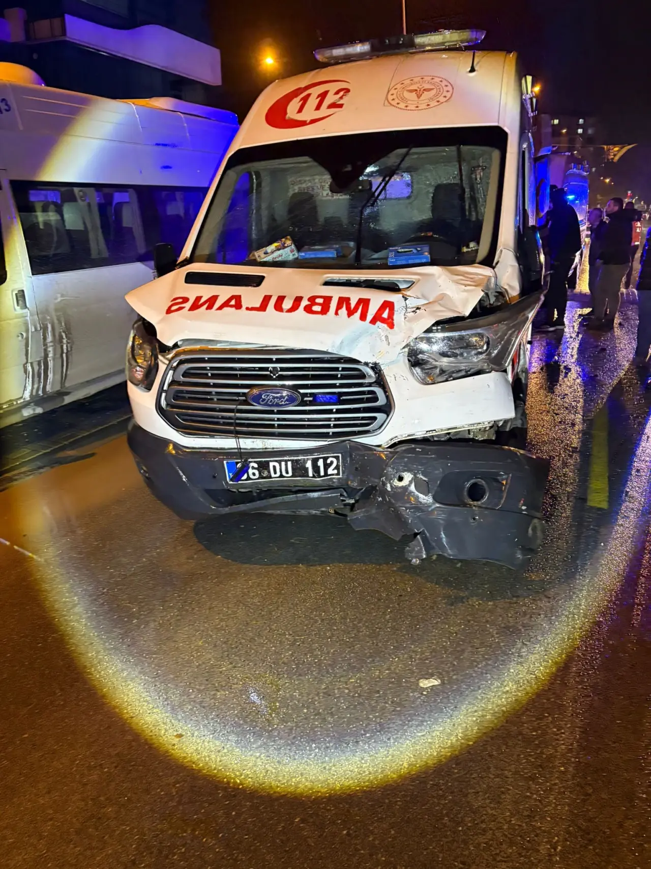 Yozgat’ta feci kaza! Ambulans ve otomobiller çarpıştı, 7 yaralı 4