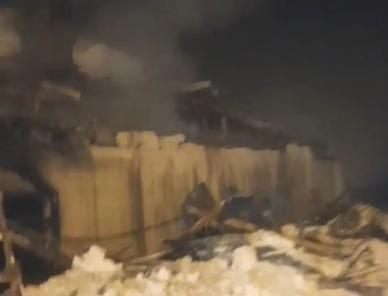 Hakkari'de bacadan çıkan yangın felakete dönüştü! Alevler evi küle çevirdi 3