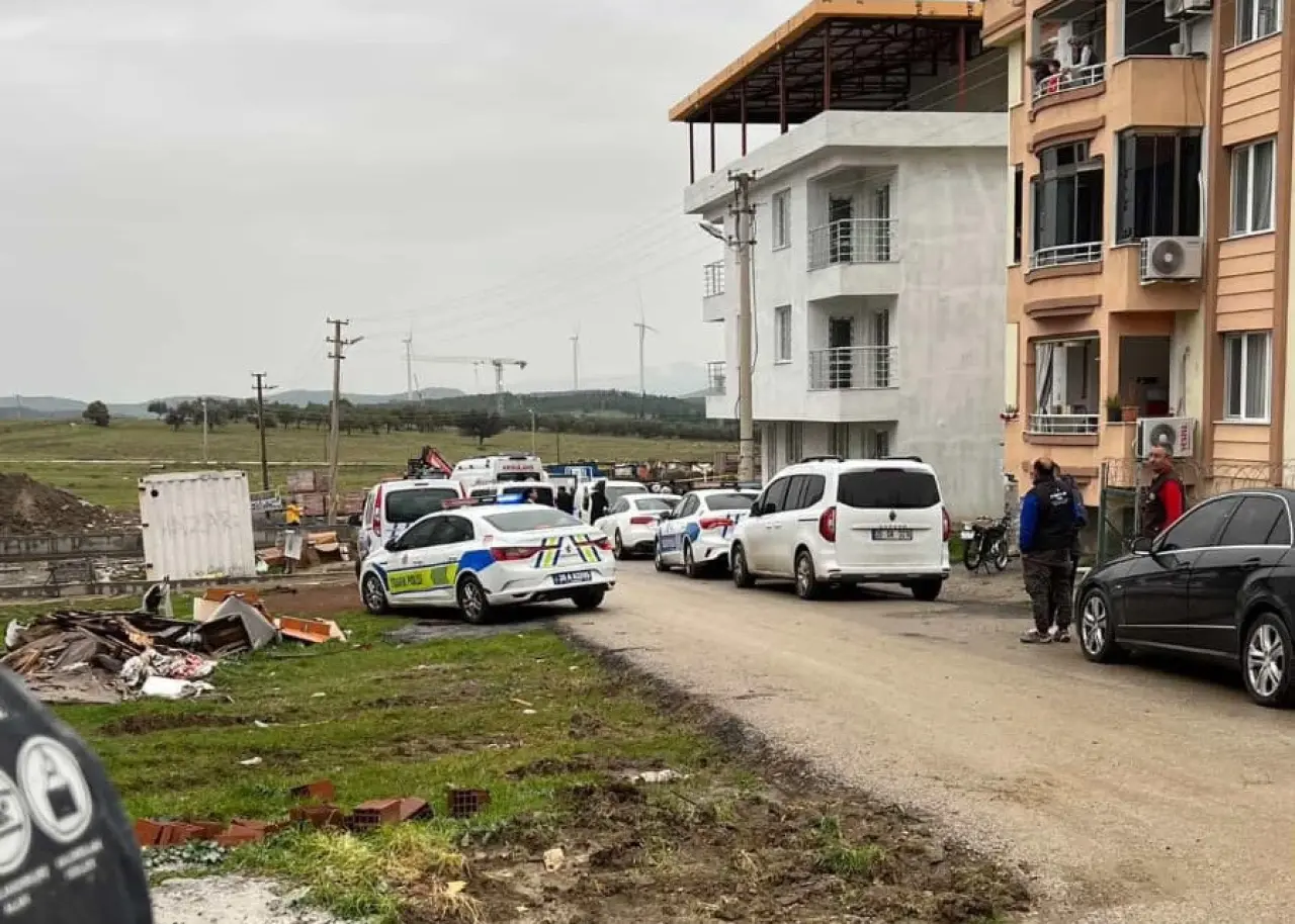 Şantiyede korkunç kaza: Esnaf iş makinesinin altında can verdi! 3