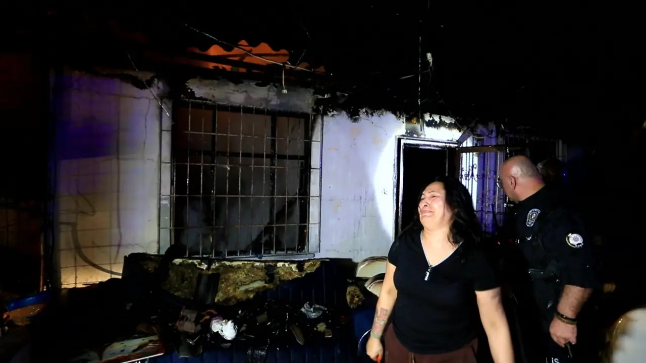 Antalya'da alevler her şeyi yuttu: Ev sahibi sinir krizi geçirdi! 2