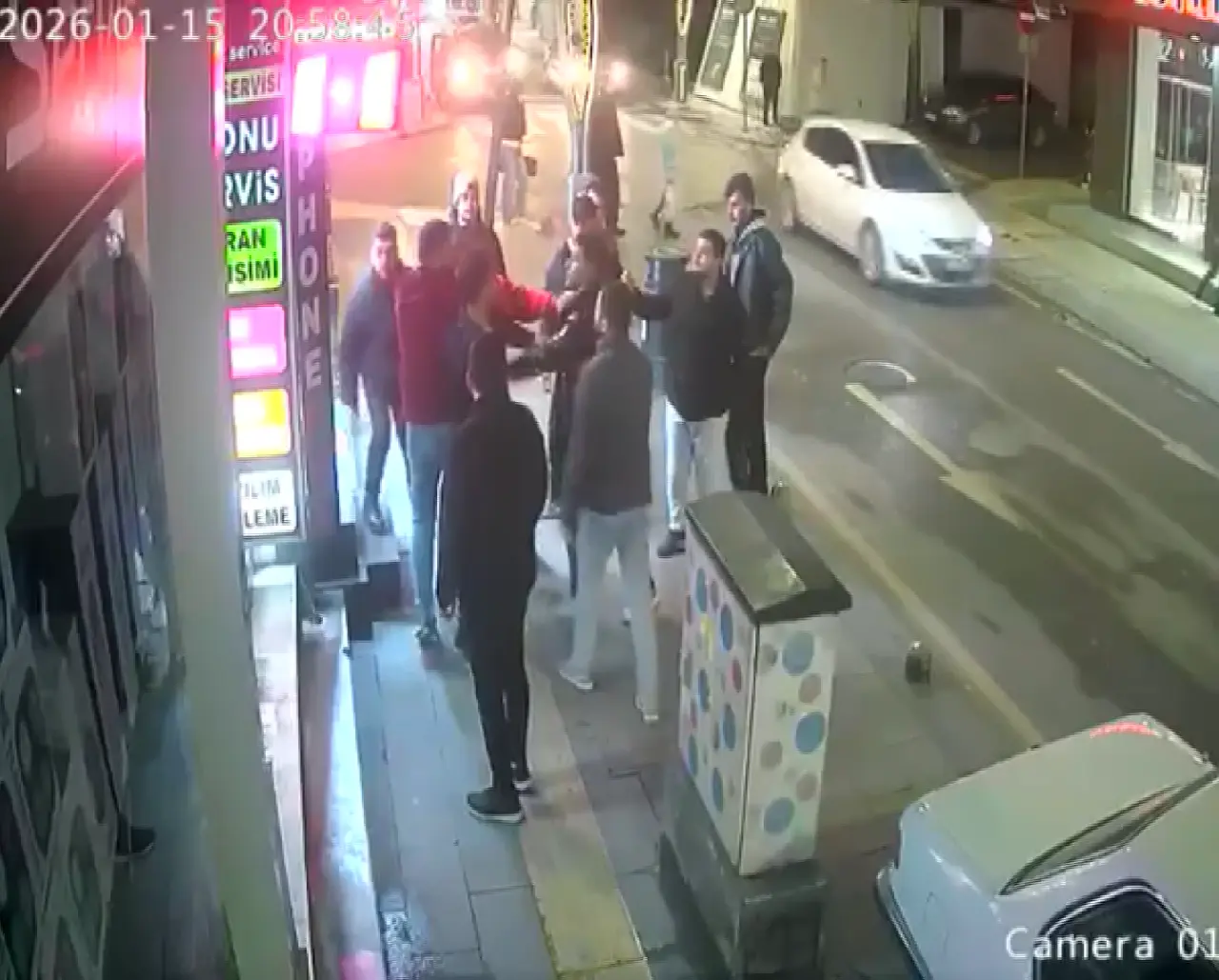 9 kişilik grup esnafa saldırdı! İşyerindeki dehşet anları kamerada 2
