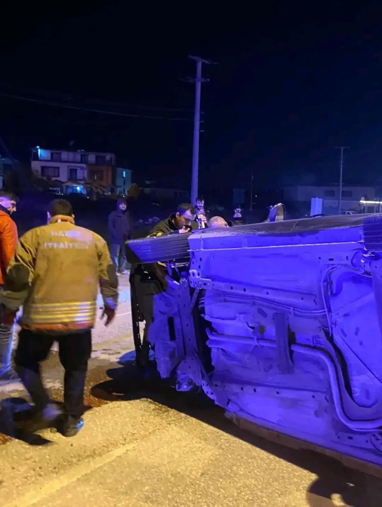 Hatay’da feci çarpışma! Vidanjöre çarpan otomobil takla attı 4