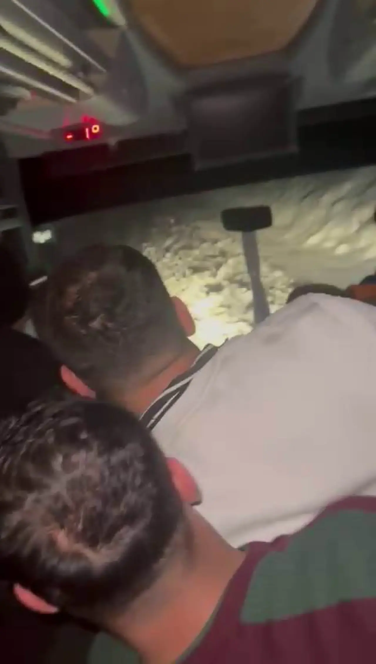 Diyarbakır'da yolcu otobüsü devrildi! 6 yaralı 2