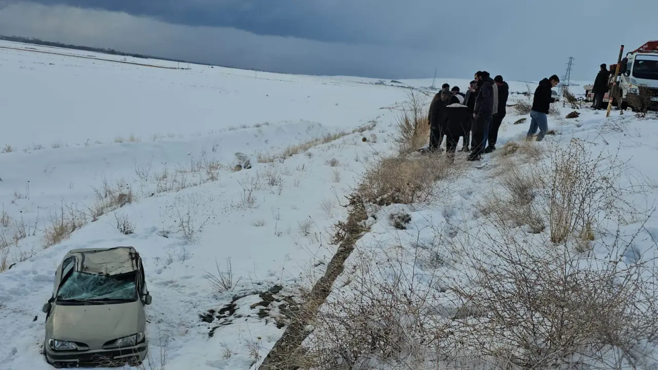 Bitlis’te feci kaza! Araç takla attı, 5 kişi yaralandı 3