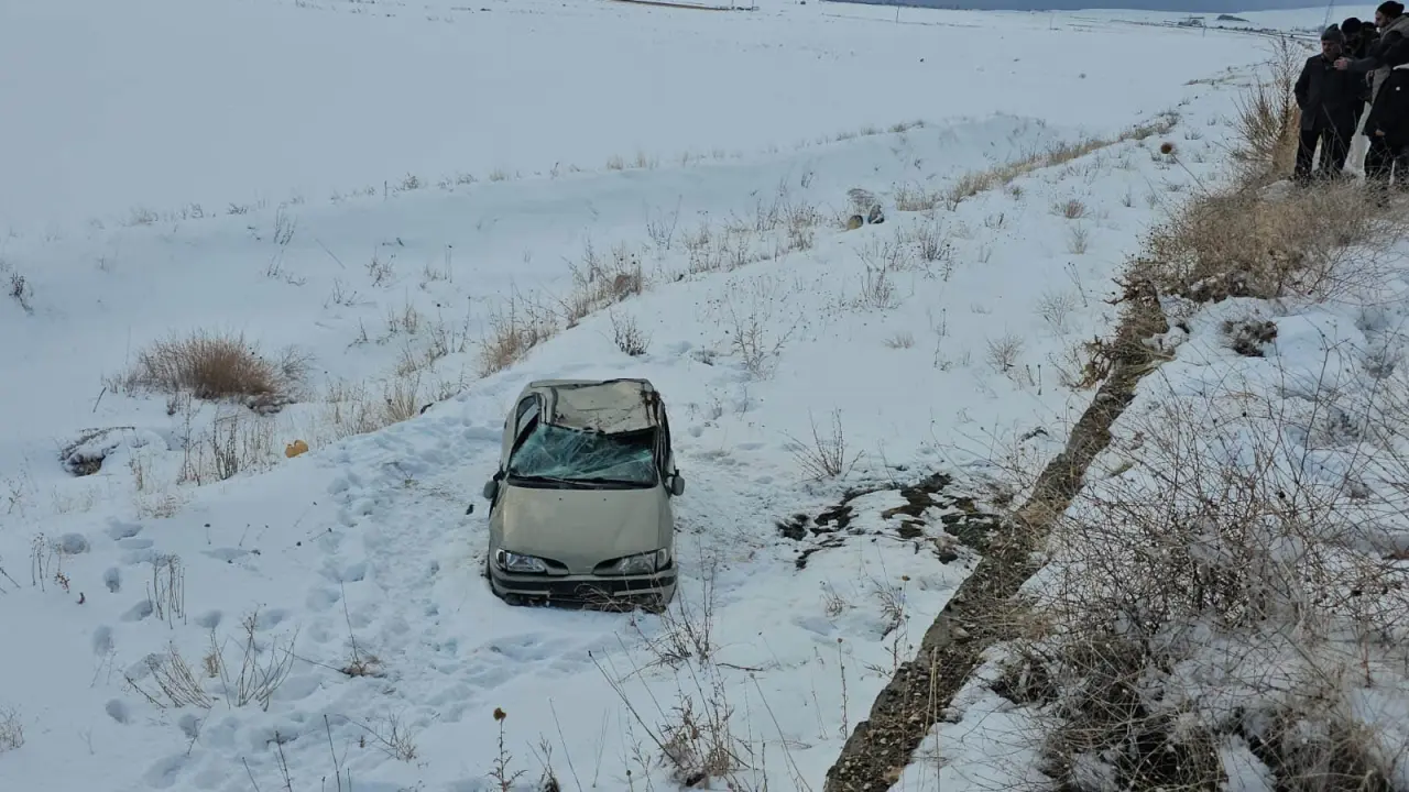 Bitlis’te feci kaza! Araç takla attı, 5 kişi yaralandı 4