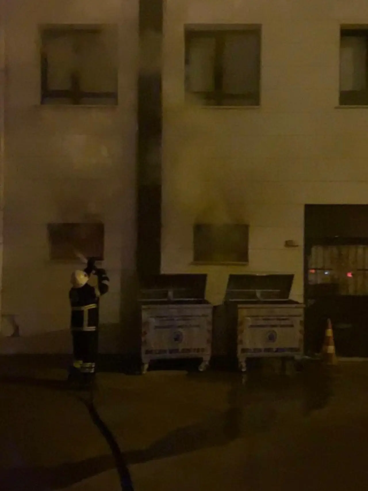 Hatay’da okuldan alevler yükseldi! İtfaiye son anda facianın önüne geçti 2