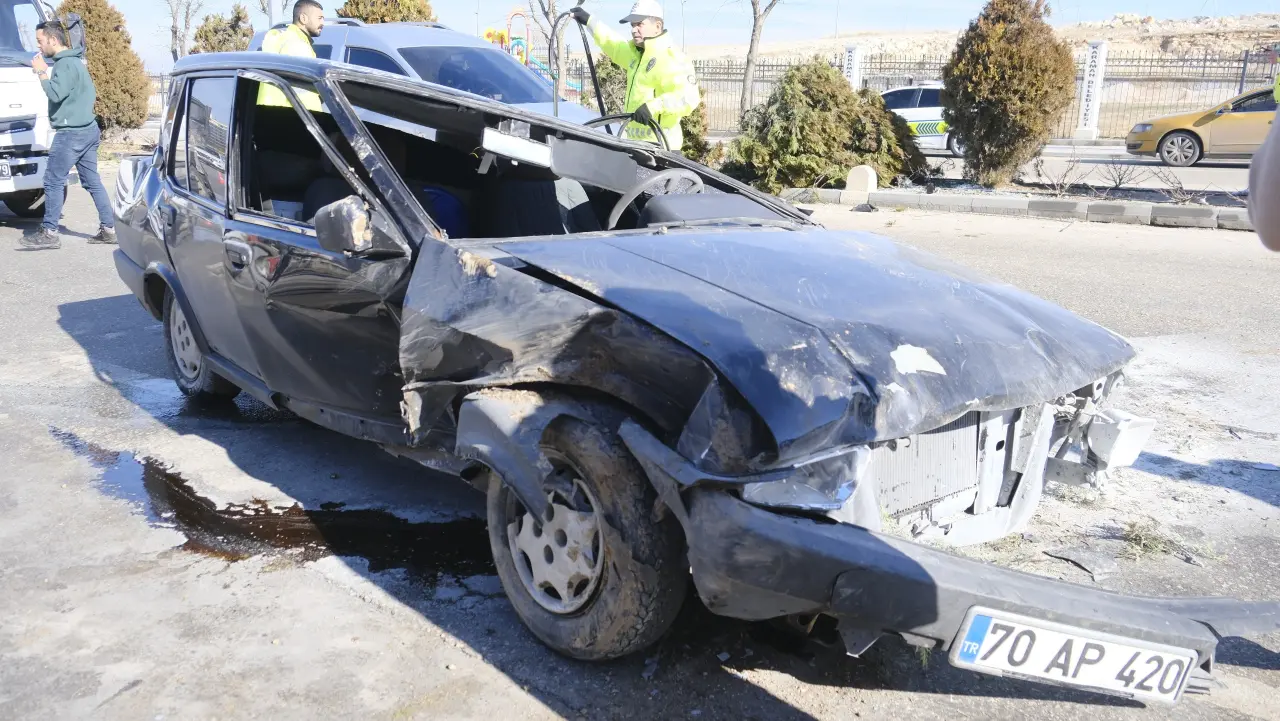 'Annemi arıyordum' dedi, takla attı! Pert olan araçtan şans eseri kurtuldu 6