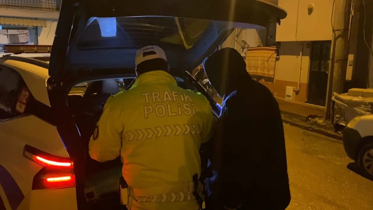 Polisten kaçtı, duvara tosladı: 40 bin TL ceza yedi! 3