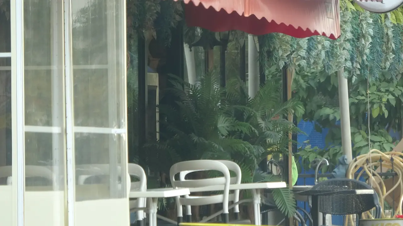 Restoranda korku dolu dakikalar! Klima borusu patladı, herkes sokağa fırladı 3