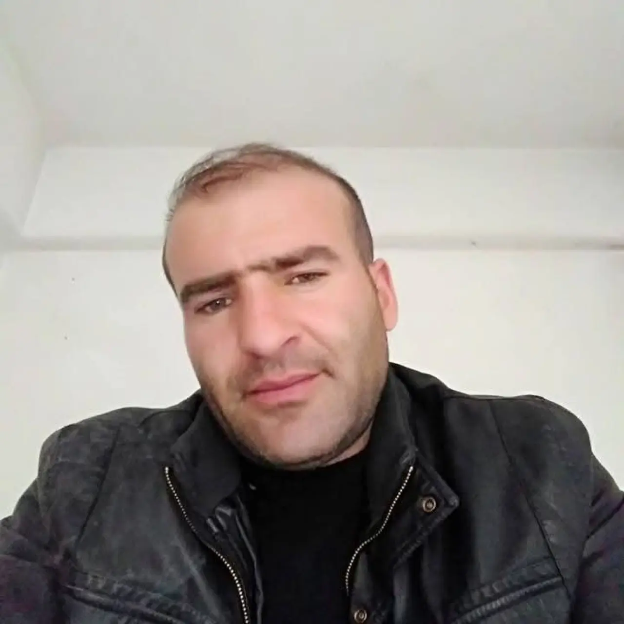 Buzlu yolda kontrolden çıktı, evin üstüne uçtu! 1 ölü, 1 yaralı 3