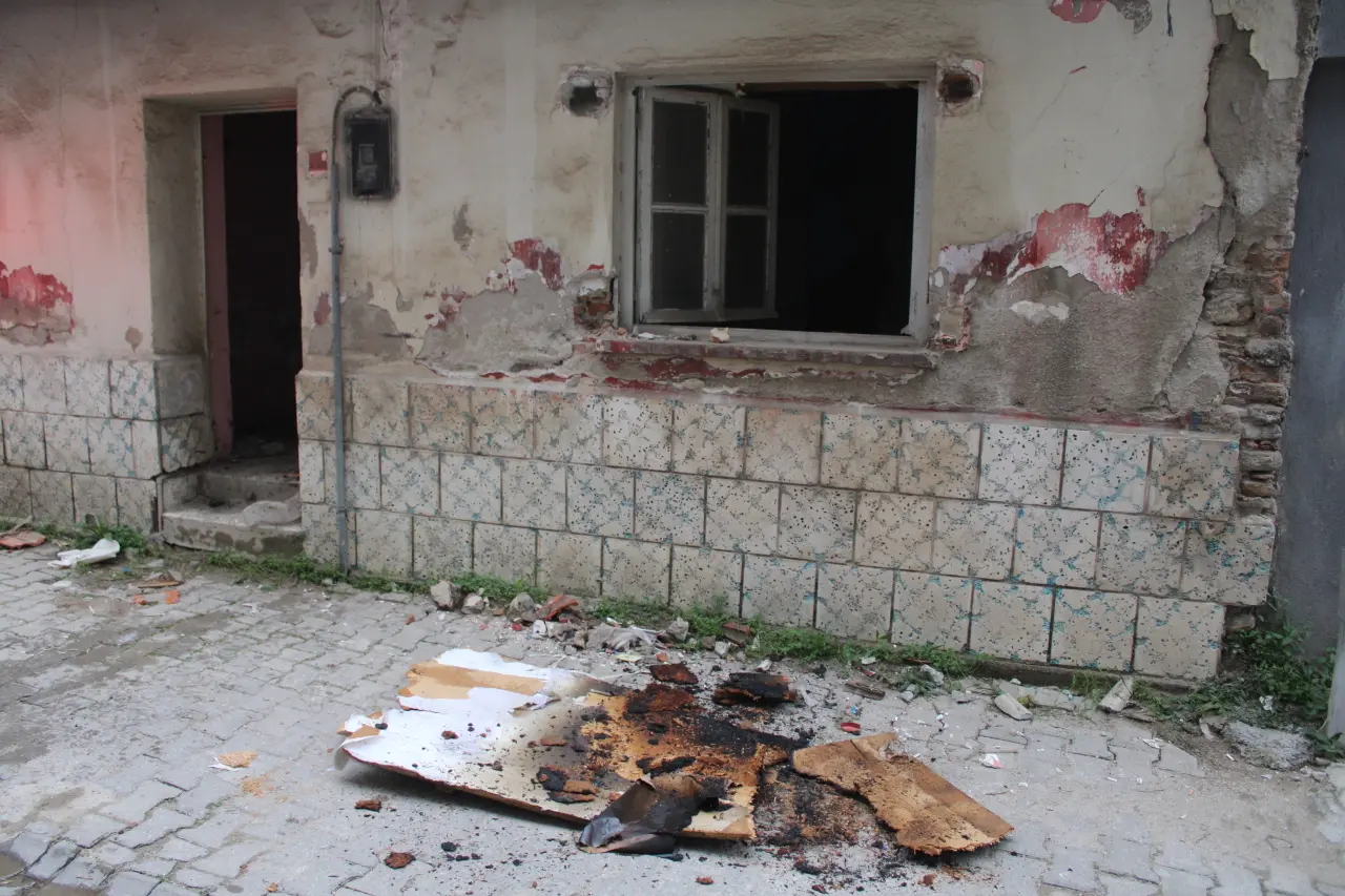 Aydın’da metruk binada yangın paniği! Tahtalar bir anda alev aldı 3