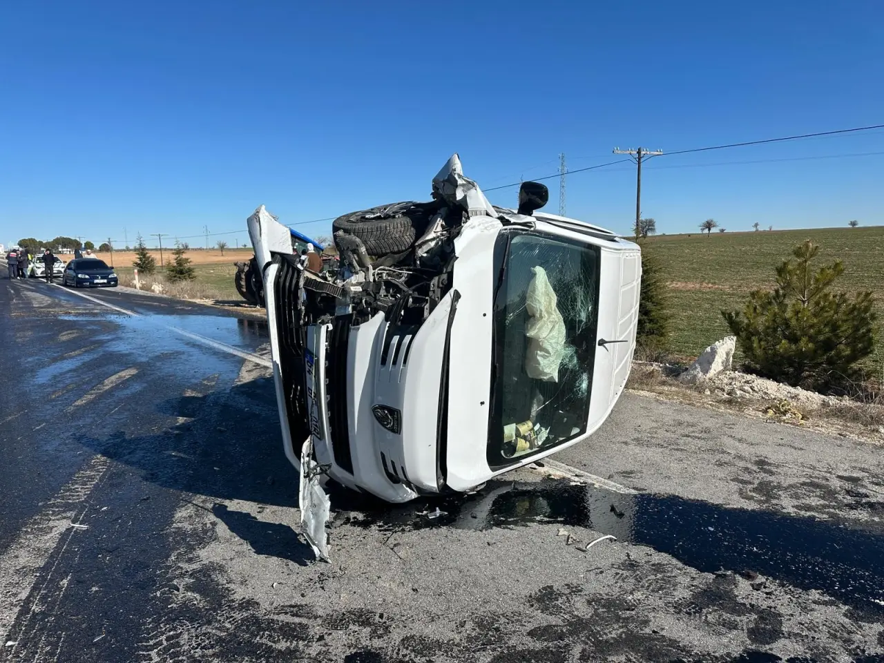 Kazayı görenler gözlerine inanamadı: Traktör resmen ikiye ayrıldı! 4