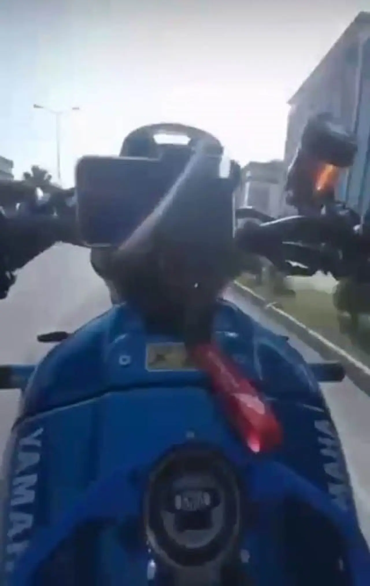 Sosyal medya uğruna tehlike saçtı! Motosikletliye ceza yağdı 1