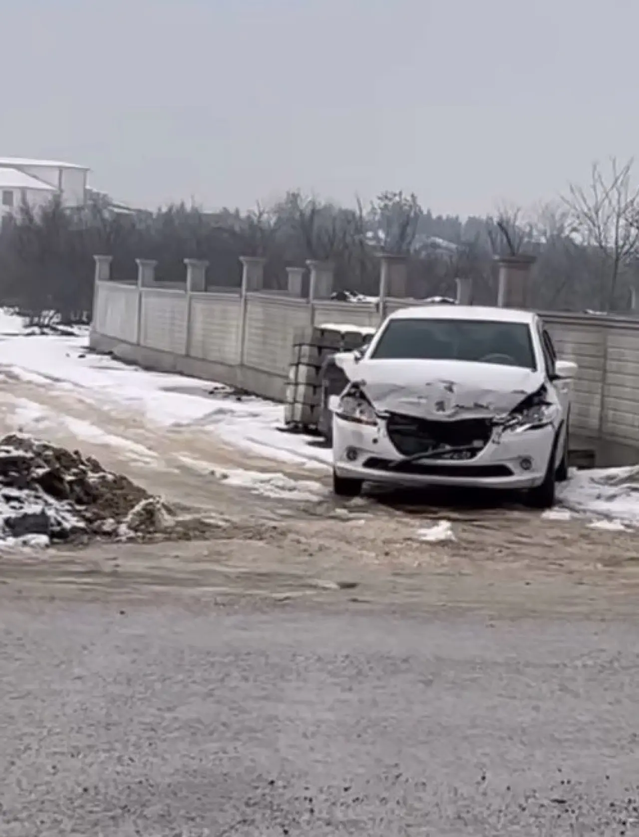 Düzce'de muayene istasyonunda zincirleme kaza! 3 araç hasar gördü 4