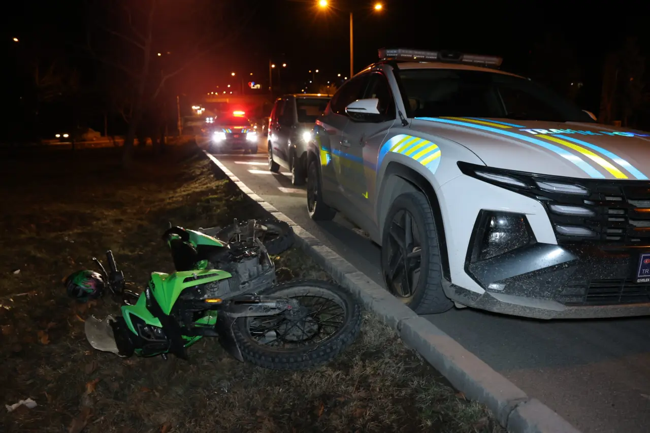 Dur ihtarına uymadı, ters şeritten kaçtı: 15 yaşındaki sürücüye 122 TL'lik rekor ceza! 3