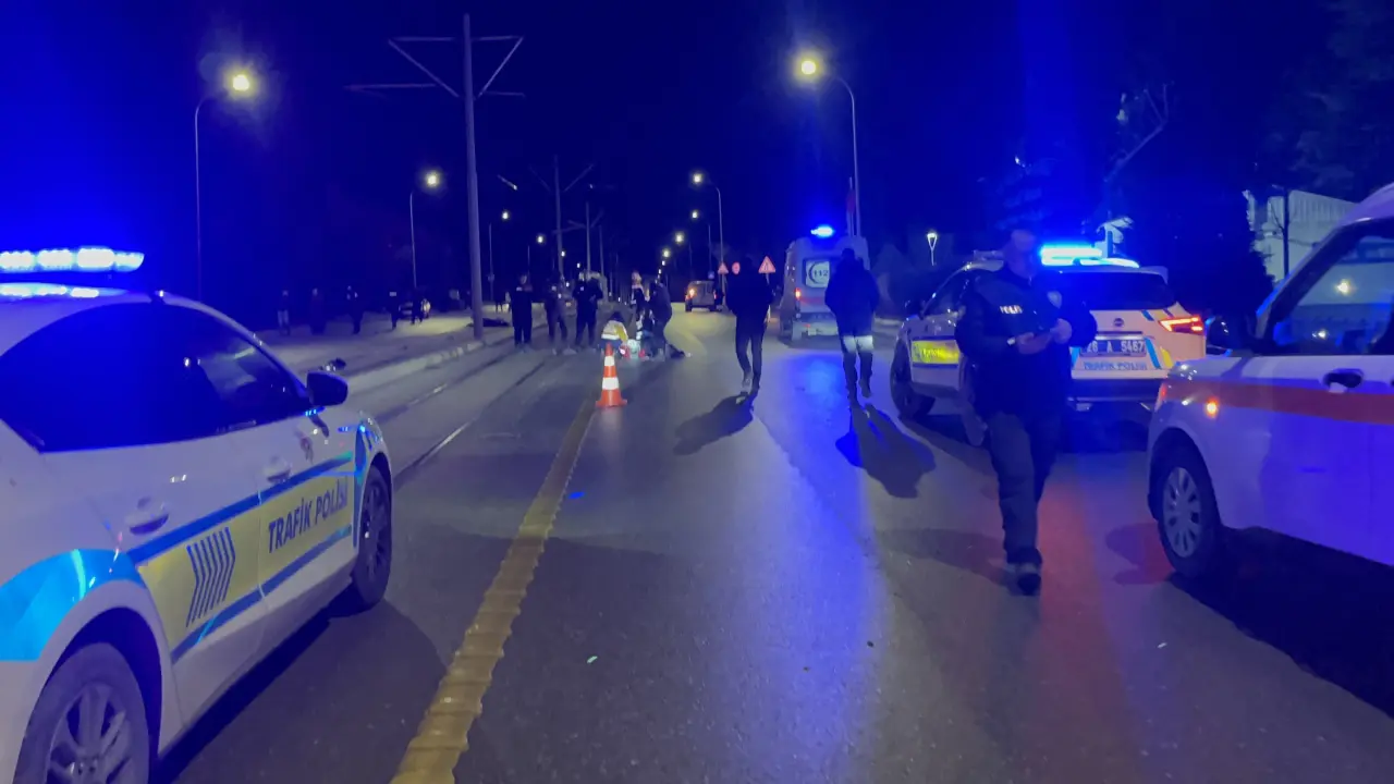Eskişehir’de dehşet! Tramvaydan inen yayalara otomobil çarptı: 3 ölü 3