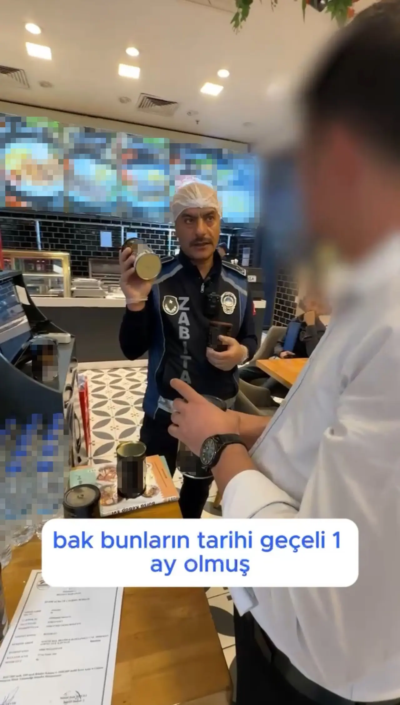 AVM restoranında hijyen skandalı! Böcek yuvası böyle kaydedildi 3