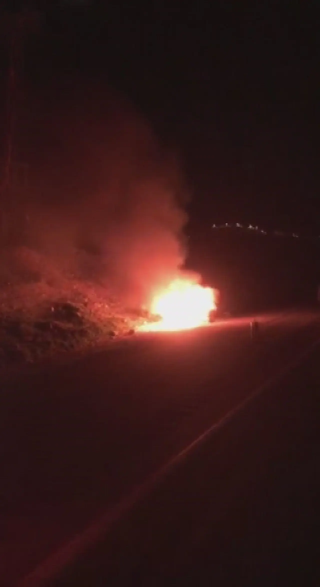 Belen’de korkutan yangın: Otomobil küle döndü! 1