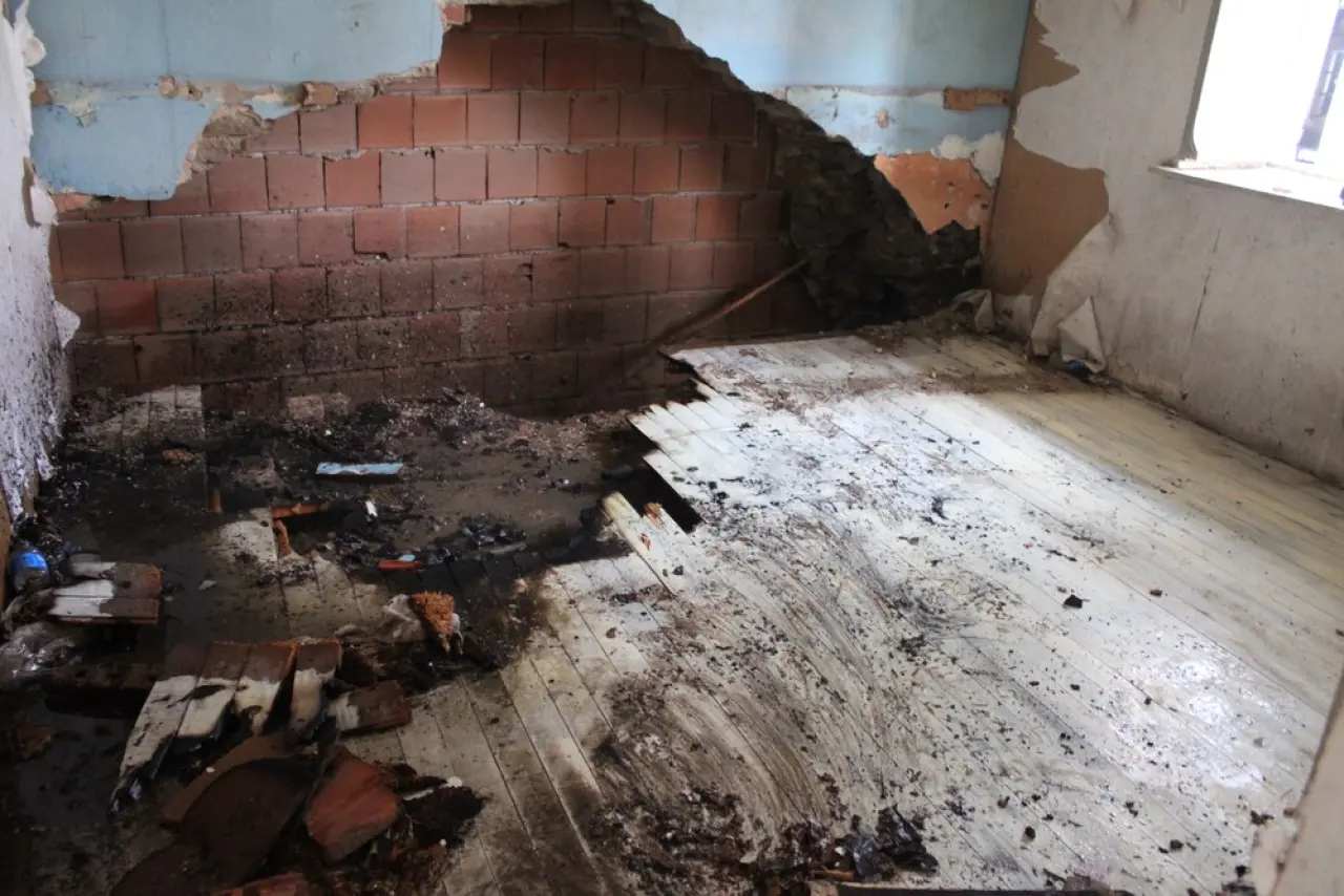 Aydın’da metruk binada yangın paniği! Tahtalar bir anda alev aldı 1