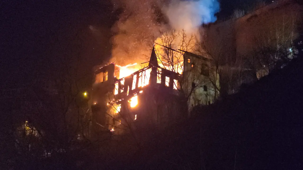 Safranbolu'da 200 yıllık tarihi konak alevlere teslim oldu! 1