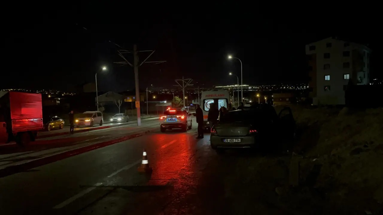Eskişehir’de dehşet! Tramvaydan inen yayalara otomobil çarptı: 3 ölü 4