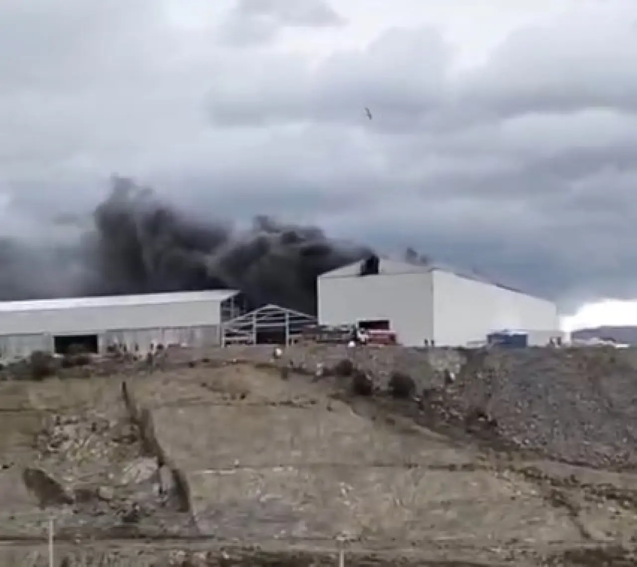 Milas OSB’de korkutan yangın! İnşaat halindeki fabrika alevlere teslim 1