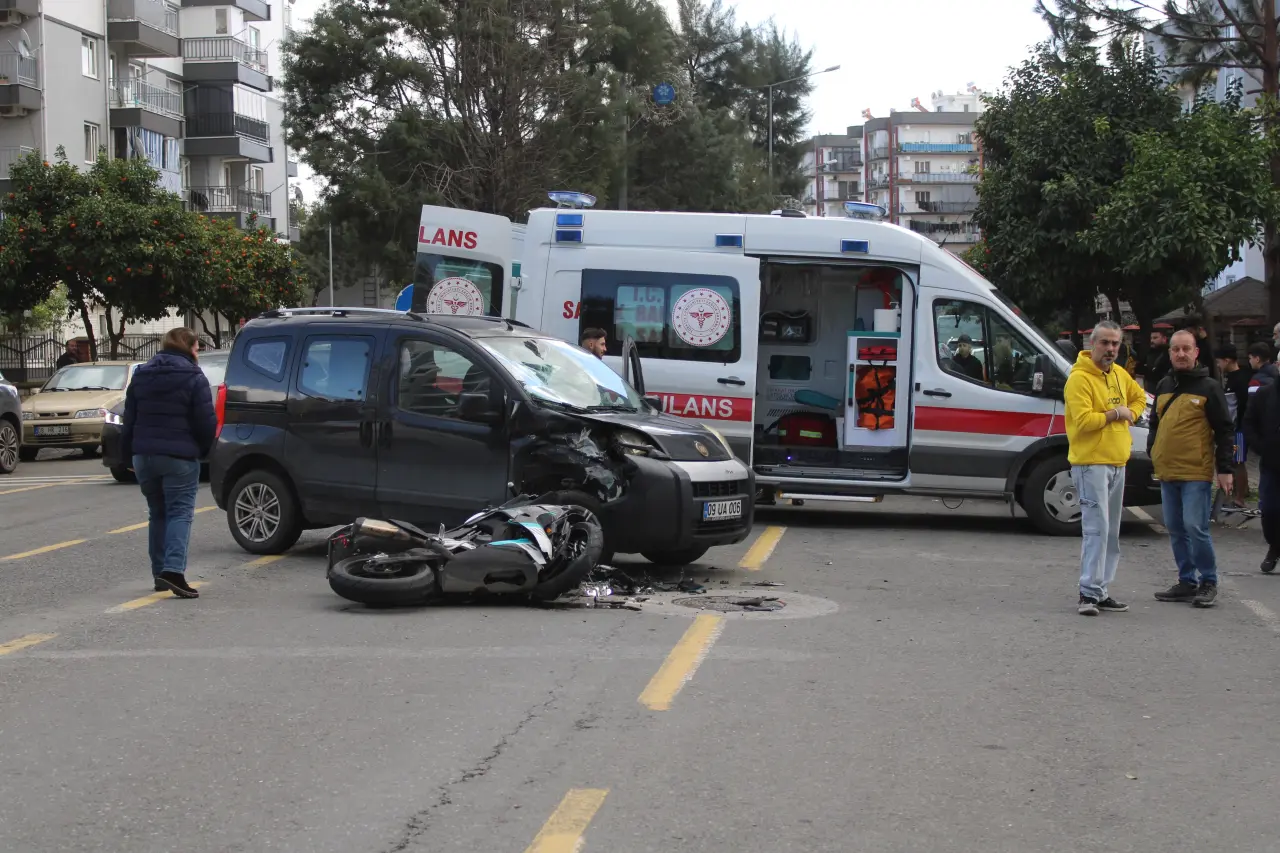 Aydın’da dehşet anları! Motosiklet sürücüsü metrelerce savruldu 2