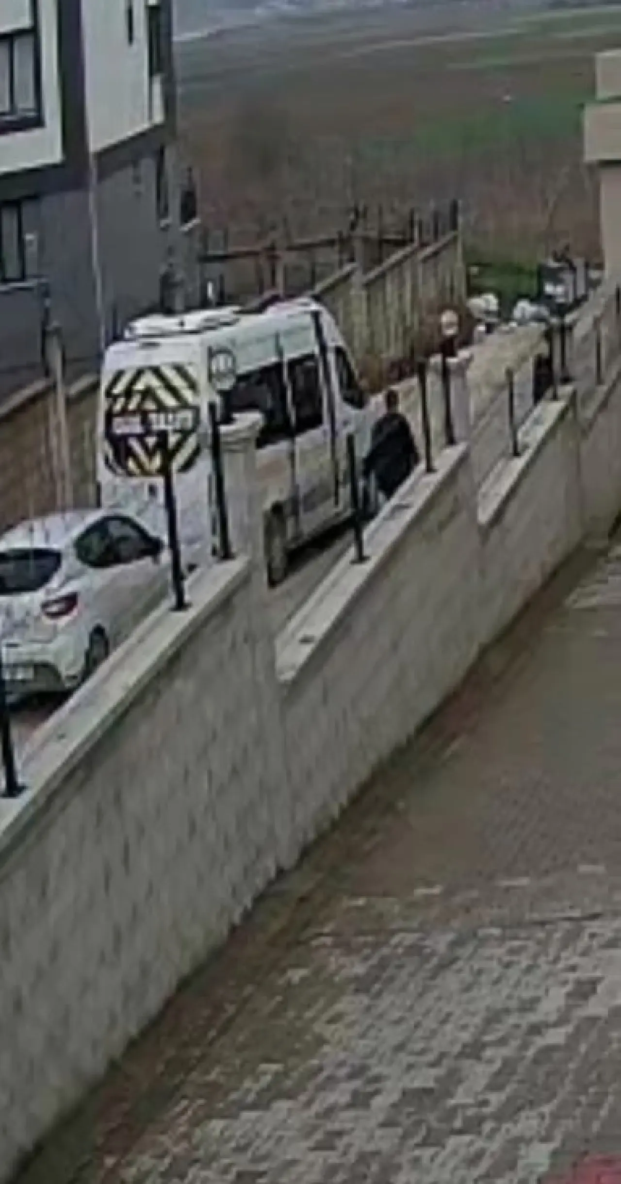 Bursa’da kaza sonrası kavga! Servis şoförü sopayla diğer sürücüyü kovaladı 2