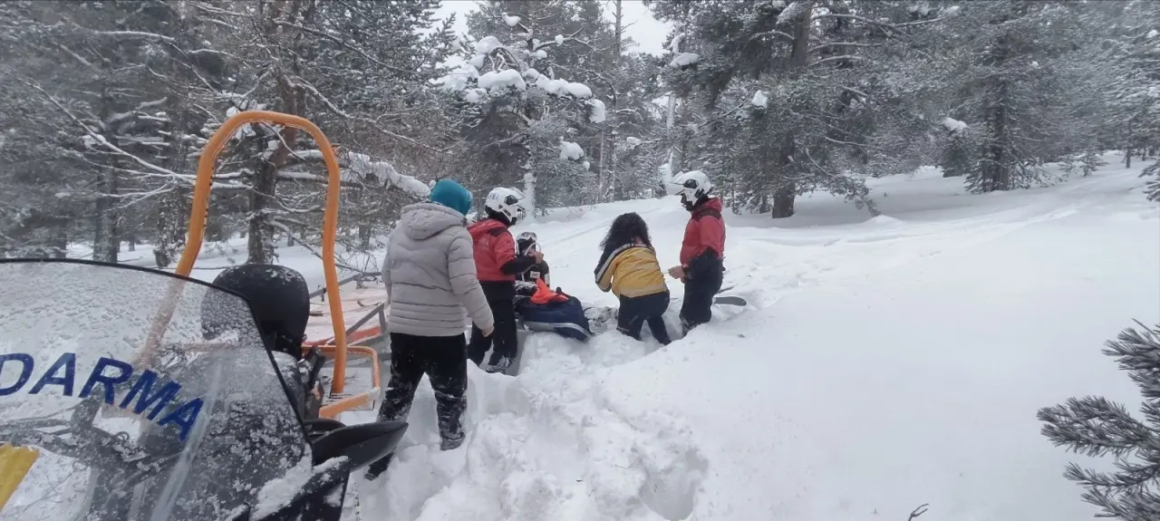 Sarıkamış’ta tatil kabusa döndü! Yaralı kadın için JAK seferber oldu 2
