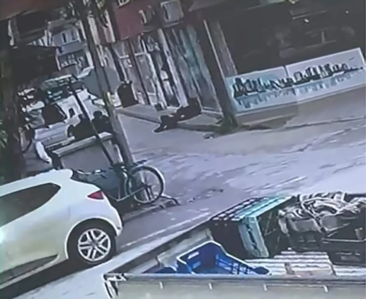 Bursa’da sokak ortasında kan: Cinayet kamerada saniye saniye görüntülendi 3
