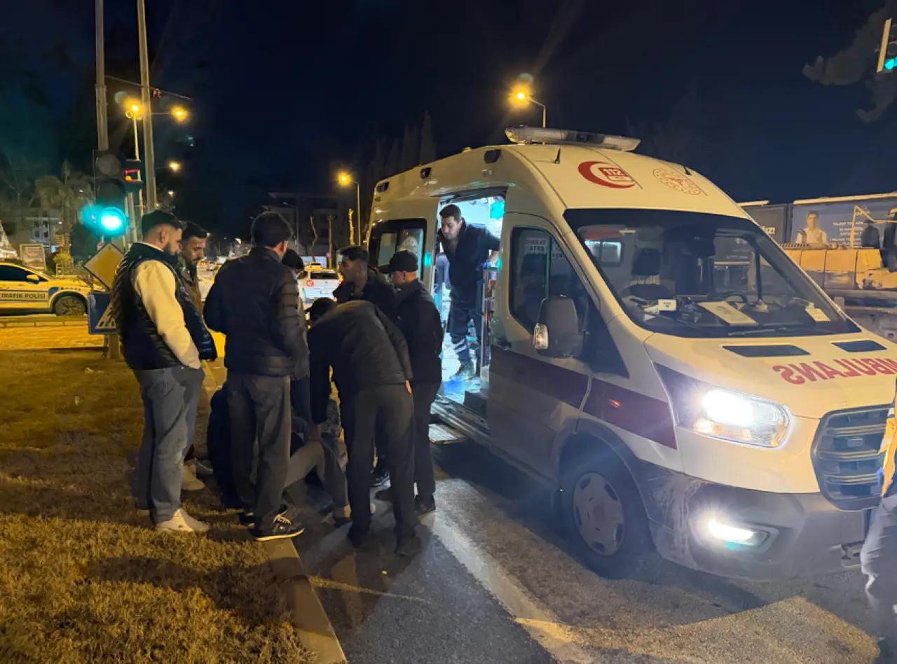 Adıyaman trafiğinde kaza alarmı! Üç araç birbirine girdi: 2 yaralı 1