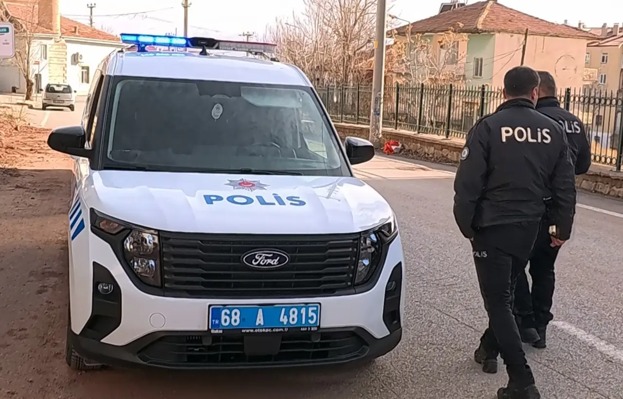 Uyuşturucu şüphelileri aksaray sokaklarında polisi peşine taktı 1