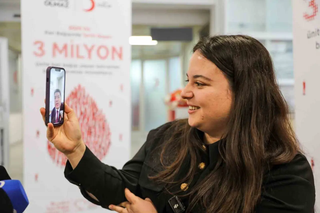 turk-kizilay-2025te-3-milyon-unite-kan-bagisi-hedefine-ulasarak-rekora-imza-atti