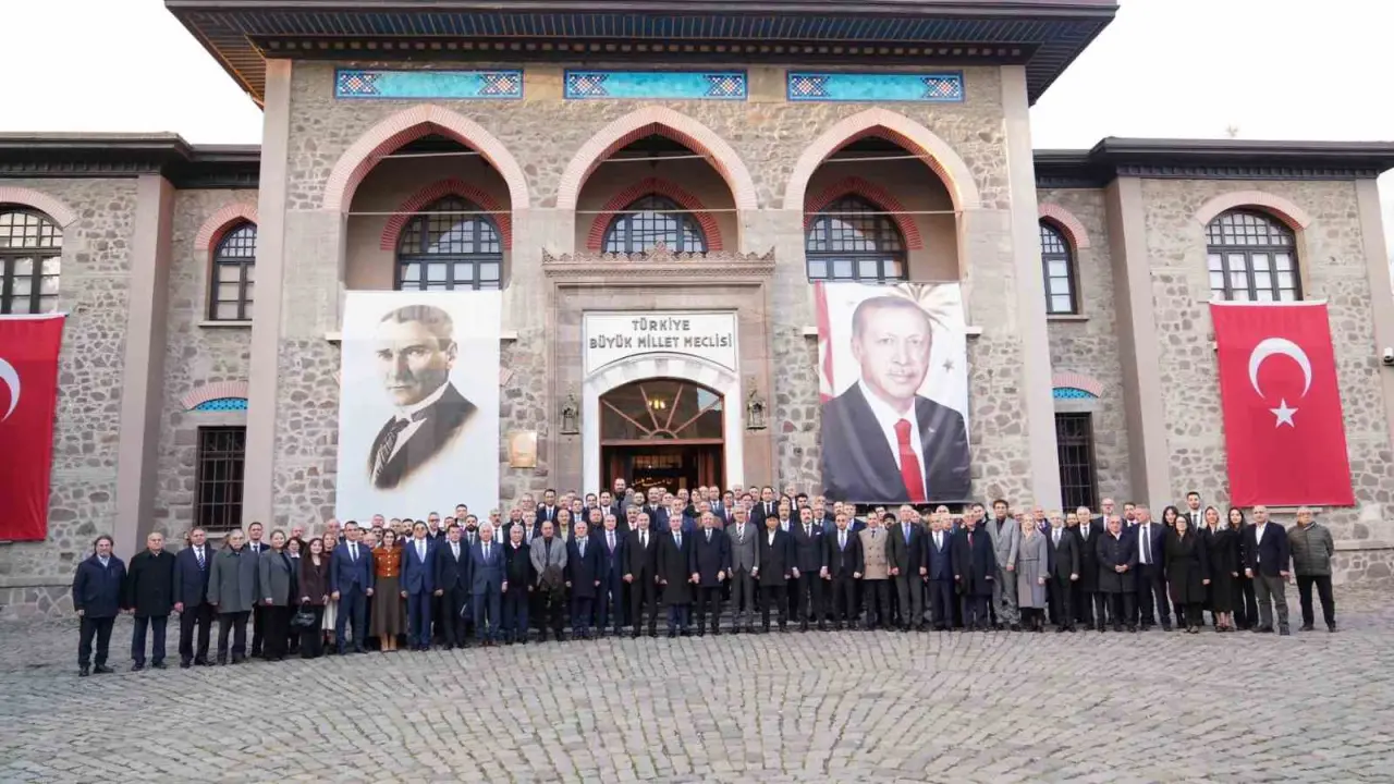 cumhuriyeti-kuran-sehirlerin-son-duragi-ankarada-gerceklestirildi