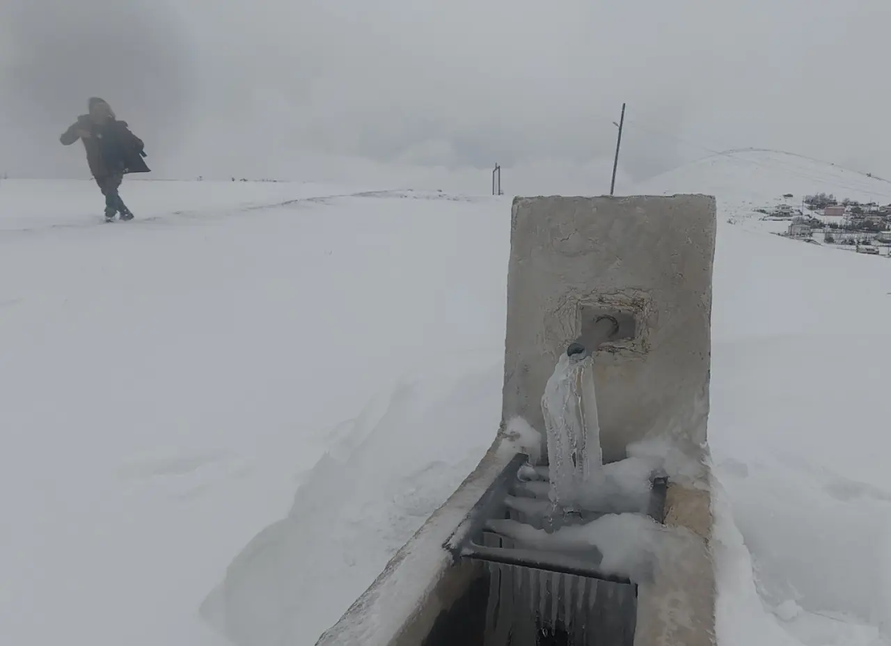 tokatta-eksi-10-derece-cesmeyi-dondurdu