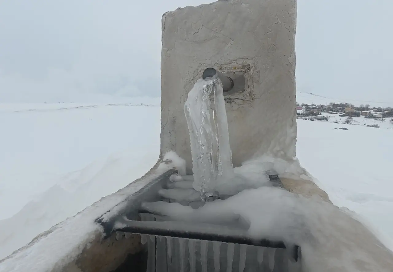 tokatta-eksi-10-derece-cesmeyi-dondurdu