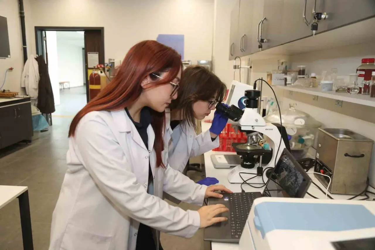 btu-ogrencileri-tusas-ucaklari-icin-uretiyor