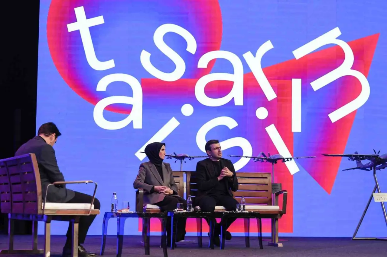 selcuk-bayraktar-gelecege-yuruyebilmek-icin-farkli-olmaniz-gerekiyor