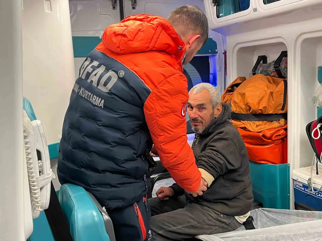 afad-ekipleri-kayip-zihinsel-engelli-vatandasi-termal-kameralarla-buldu